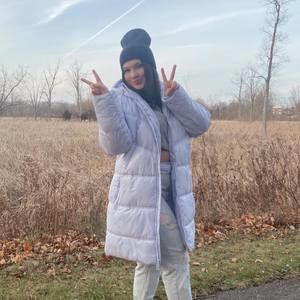 Meet your Posher, Emily